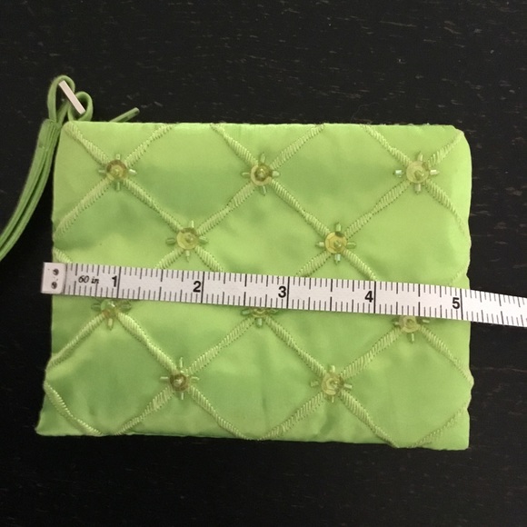 NWOT Bundle of 4 Crossbody/wristlet bags - Picture 3 of 5